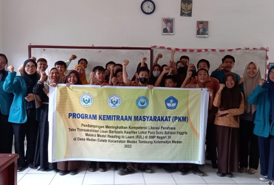 Pendampingan Literasi Melalui Model Reading to Learn (R2L) oleh Dosen Prodi Pendidikan Bahasa Inggris Unimed Berikan